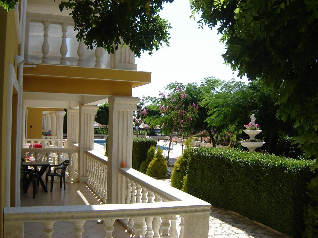 Byala Palace Apartments Exterior photo