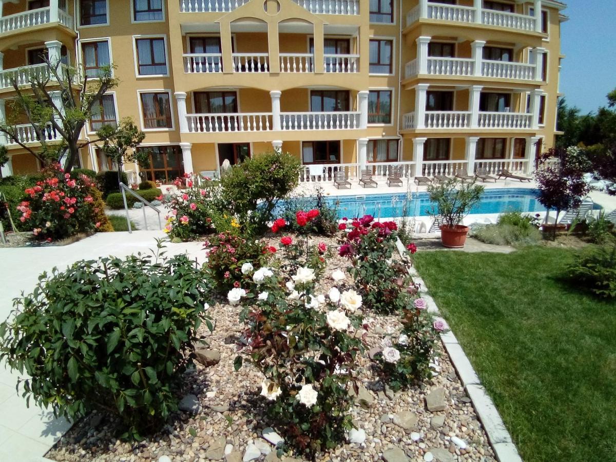 Byala Palace Apartments Exterior photo